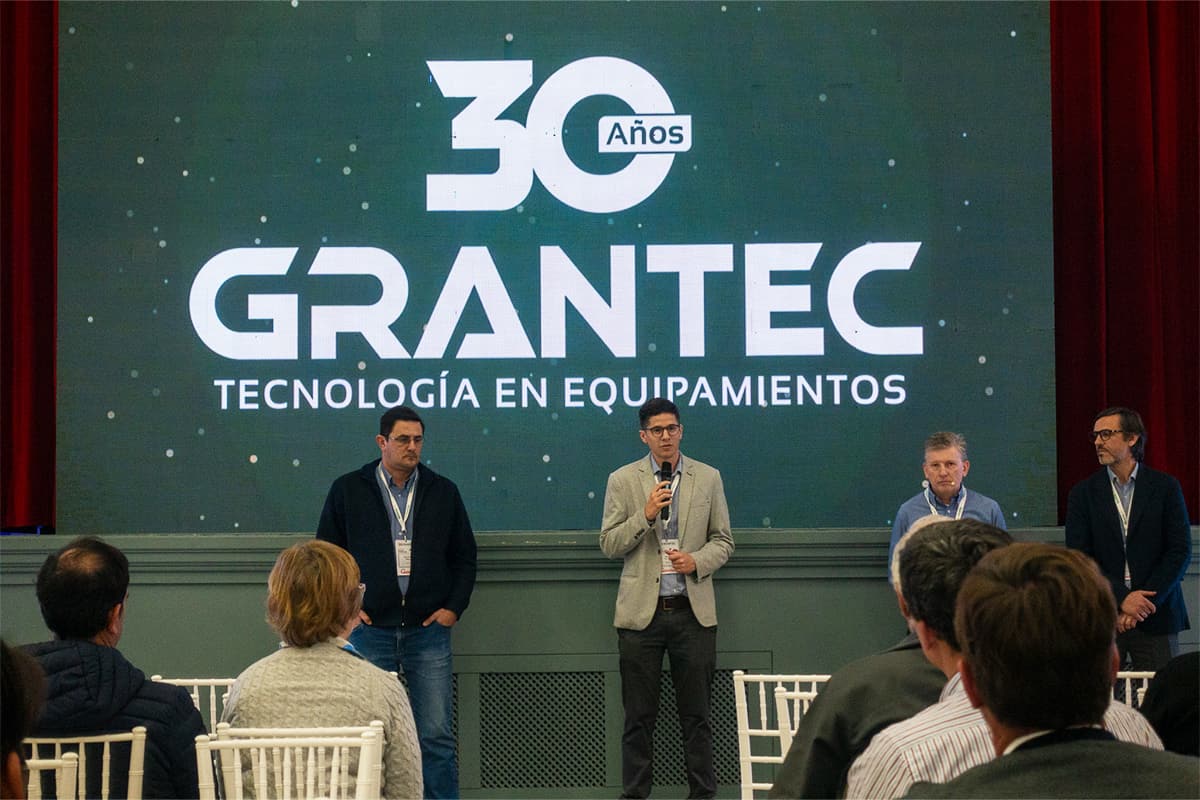 Jornada Técnica Pollos de Engorde junto a Cumberland.